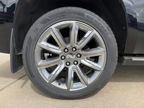 Used 2015 Chevrolet Tahoe LTZ AWD/4WD image 9