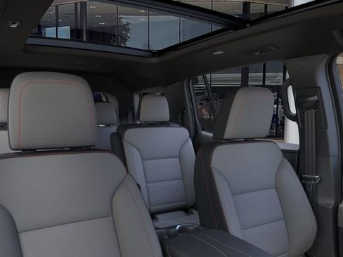 New 2026 Chevrolet Traverse LT w/ Enhanced Driving Package FWD image 24