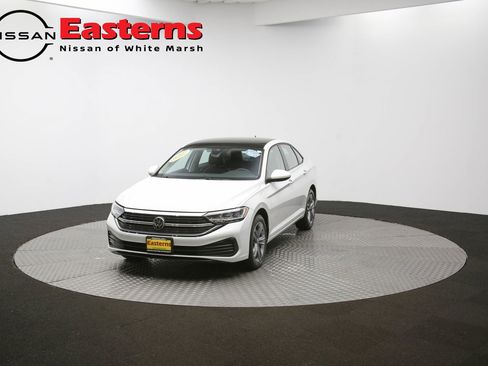 Used 2023 Volkswagen Jetta SE w/ Panoramic Sunroof Package image 72