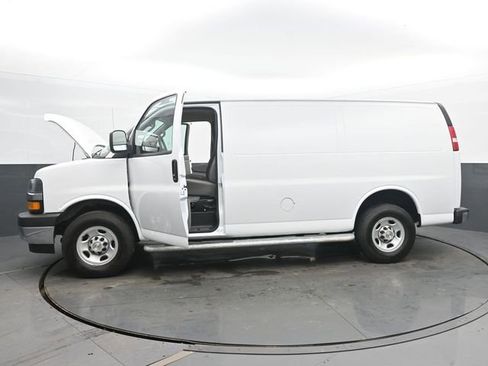 Used 2024 Chevrolet Express 2500 Work Van w/ Driver Convenience Package image 43