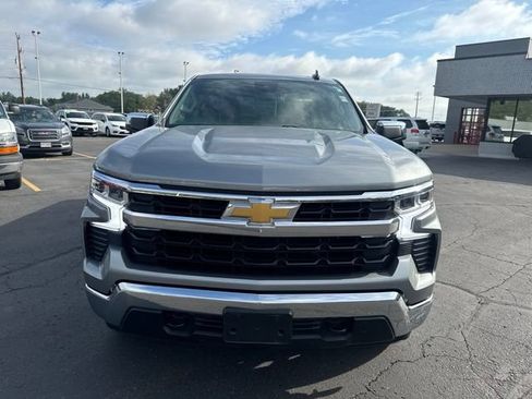 Used 2024 Chevrolet Silverado 1500 LT AWD/4WD image 2