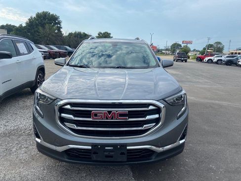 Used 2019 GMC Terrain SLT w/ Preferred Package FWD image 2
