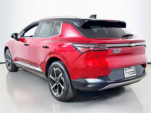 New 2025 Chevrolet Equinox EV LT image 3