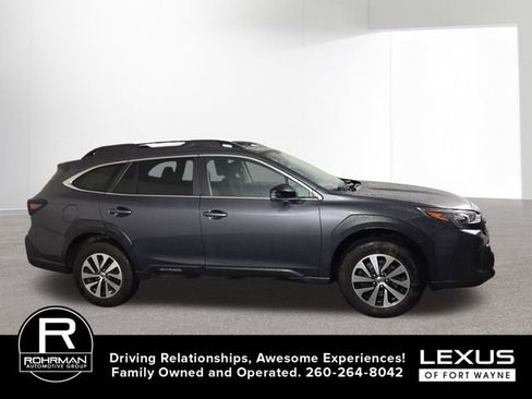 Used 2023 Subaru Outback Premium AWD/4WD image 5