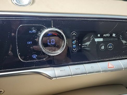 Used 2023 Genesis GV70 2.5T w/ Select Package AWD/4WD image 15