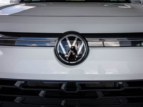 New 2026 Volkswagen Tiguan S FWD image 7