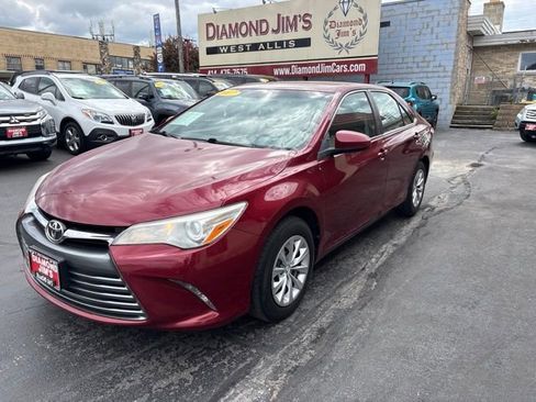 Used 2017 Toyota Camry LE FWD image 1