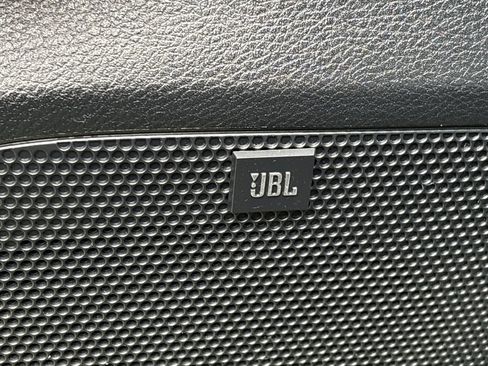 Used 2016 Toyota Tacoma Limited image 10