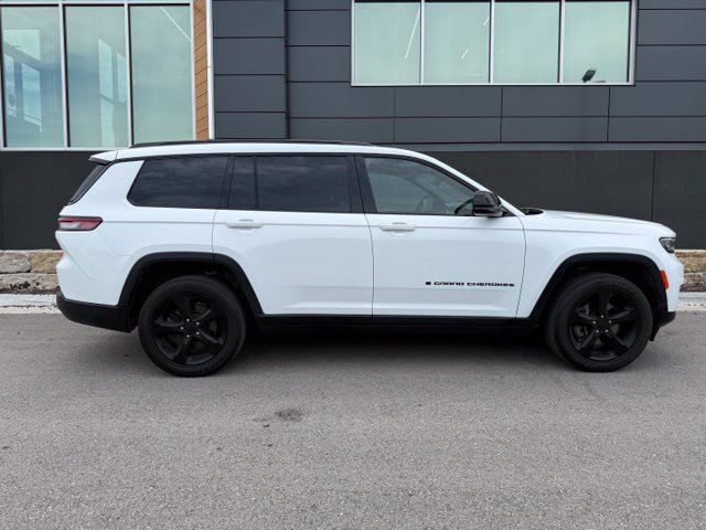 Used 2023 Jeep Grand Cherokee L Laredo AWD/4WD image 2
