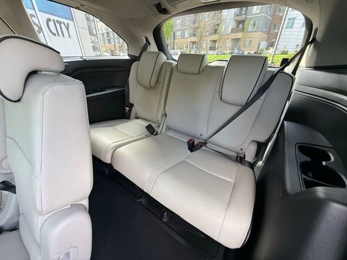 New 2026 Honda Odyssey Touring image 30
