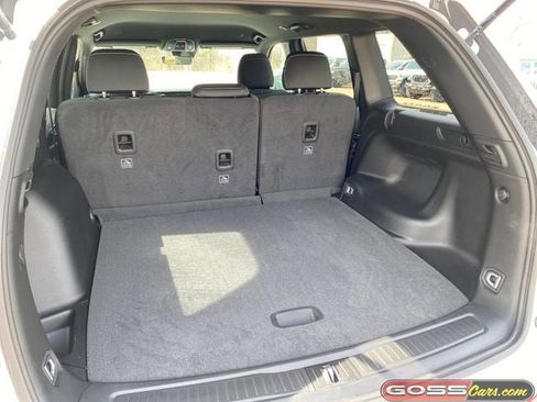 New 2026 Jeep Grand Cherokee Laredo image 8