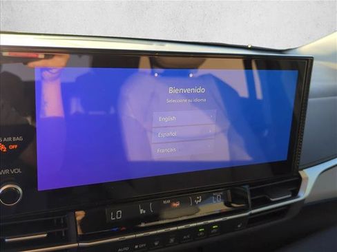 Used 2025 Toyota Sienna XLE w/ XLE Plus Package FWD image 17