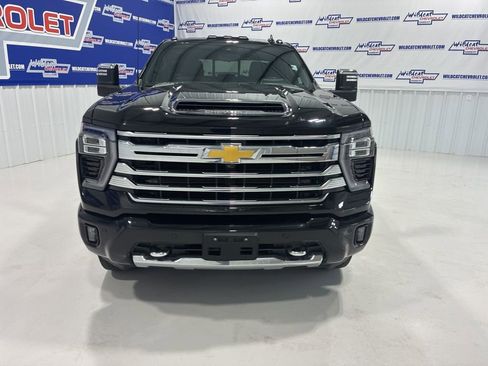 Used 2024 Chevrolet Silverado 2500 High Country w/ High Country Premium Package AWD/4WD image 7