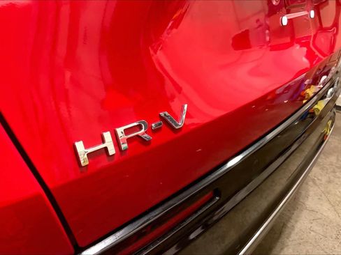 Used 2025 Honda HR-V EX-L image 10