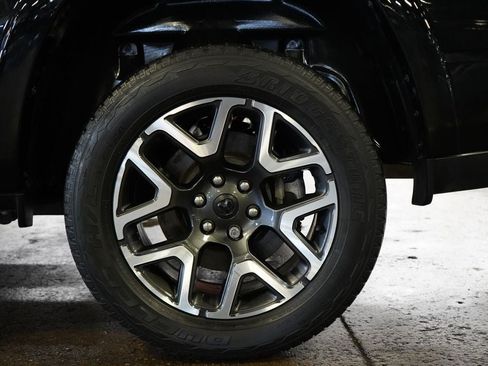Used 2025 RAM 1500 Laramie AWD/4WD image 35