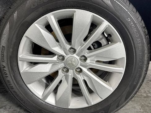 Used 2025 Mitsubishi Outlander ES AWD/4WD image 32