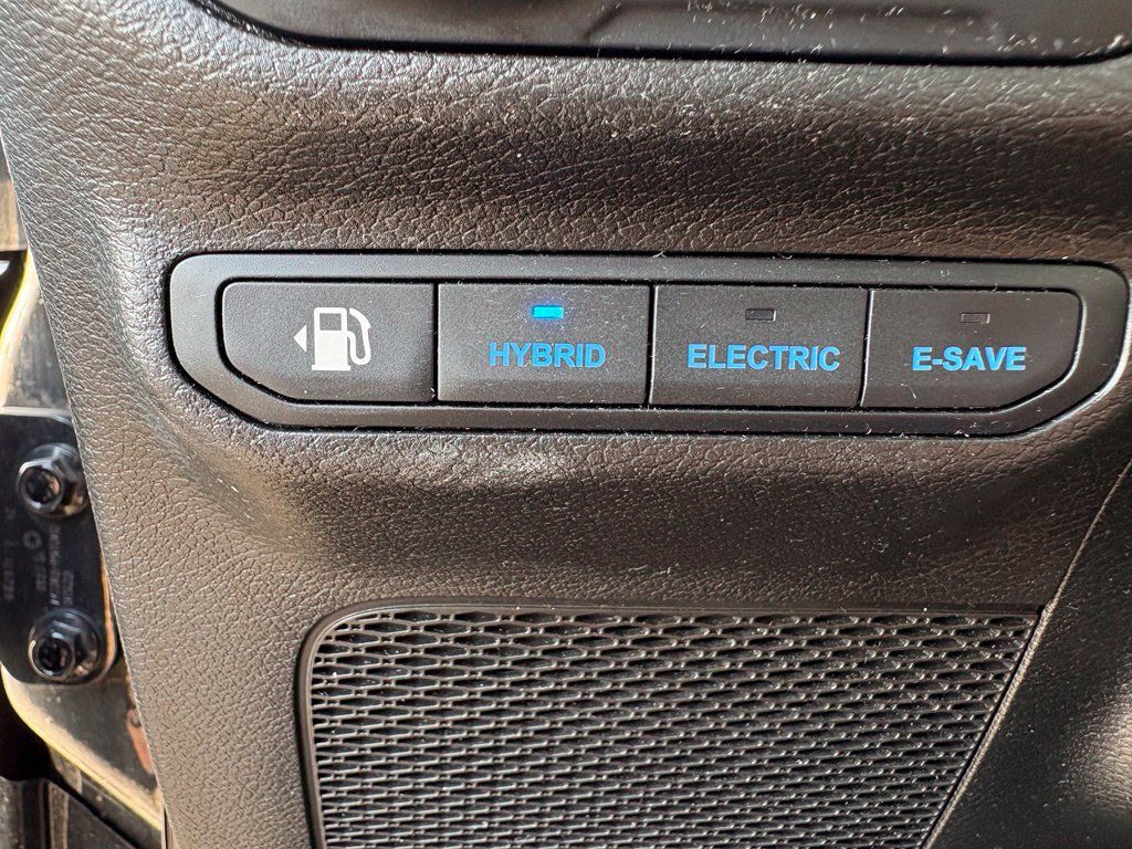Used 2023 Jeep Wrangler Unlimited Sahara AWD/4WD image 18