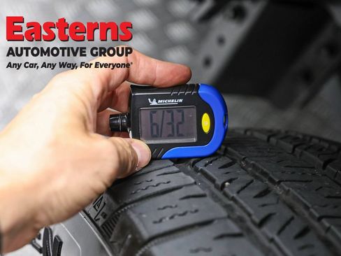 Used 2024 Jeep Wrangler Unlimited AWD/4WD image 28