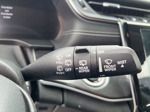 Certified 2023 Jeep Grand Cherokee Laredo w/ Luxury Tech Group I image 23