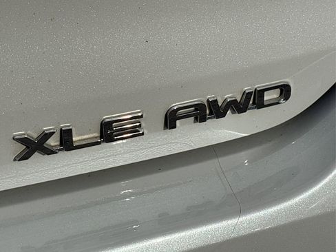 Used 2023 Toyota Highlander XLE image 15