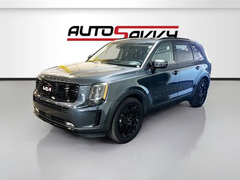 Used 2022 Kia Telluride SX w/ SX Prestige Package image 3