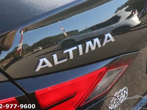 New 2025 Nissan Altima 2.5 SR w/ SR Premium Package image 9