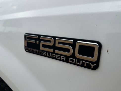 Used 2000 Ford F250 Lariat image 16