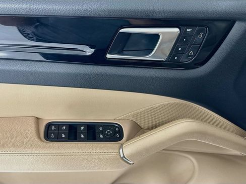 Certified 2023 Porsche Cayenne Coupe AWD/4WD image 11