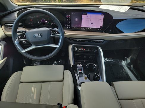 Certified 2025 Audi Q5 Premium Plus w/ Premium Plus AWD/4WD image 13