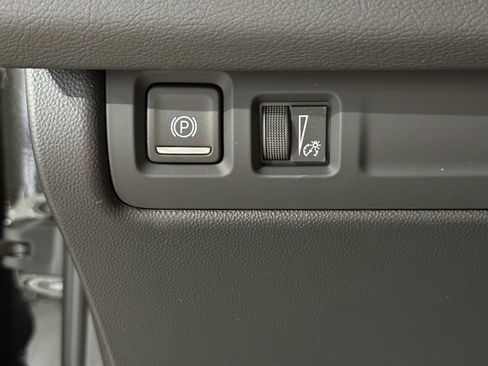 New 2025 Cadillac XT4 Premium Luxury image 25