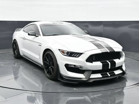 Used 2019 Ford Mustang Shelby GT350 w/ Technology Package RWD image 4