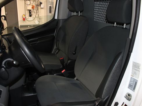 Used 2019 Nissan NV200 S w/ Cruise Control Package image 19