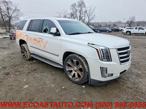 Used 2017 Cadillac Escalade Luxury image 1