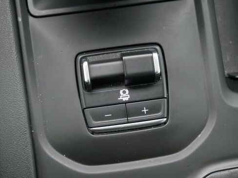 Used 2023 GMC Sierra 1500 Denali w/ Technology Package AWD/4WD image 24