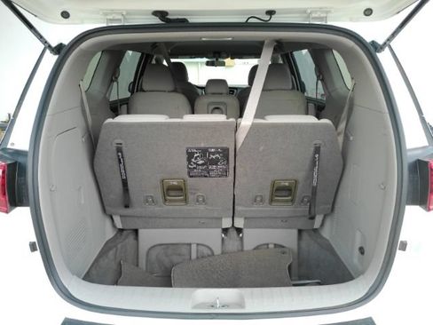 Used 2021 Kia Sedona LX FWD image 26