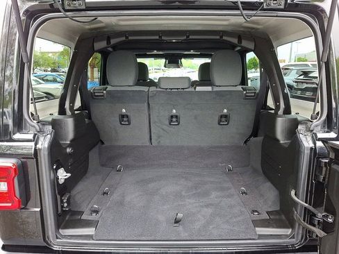 Certified 2025 Jeep Wrangler Unlimited Sahara AWD/4WD image 29