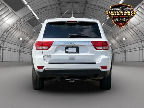Used 2013 Jeep Grand Cherokee Laredo AWD/4WD image 4