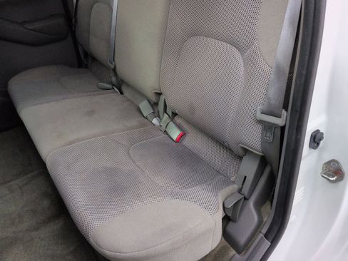 Used 2018 Nissan Frontier SV image 21