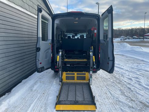 Used 2019 Ford Transit 350 XL image 4