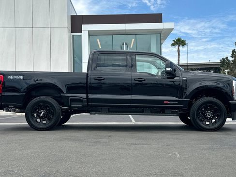 New 2026 Ford F250 Lariat w/ Black Appearance Package AWD/4WD image 2