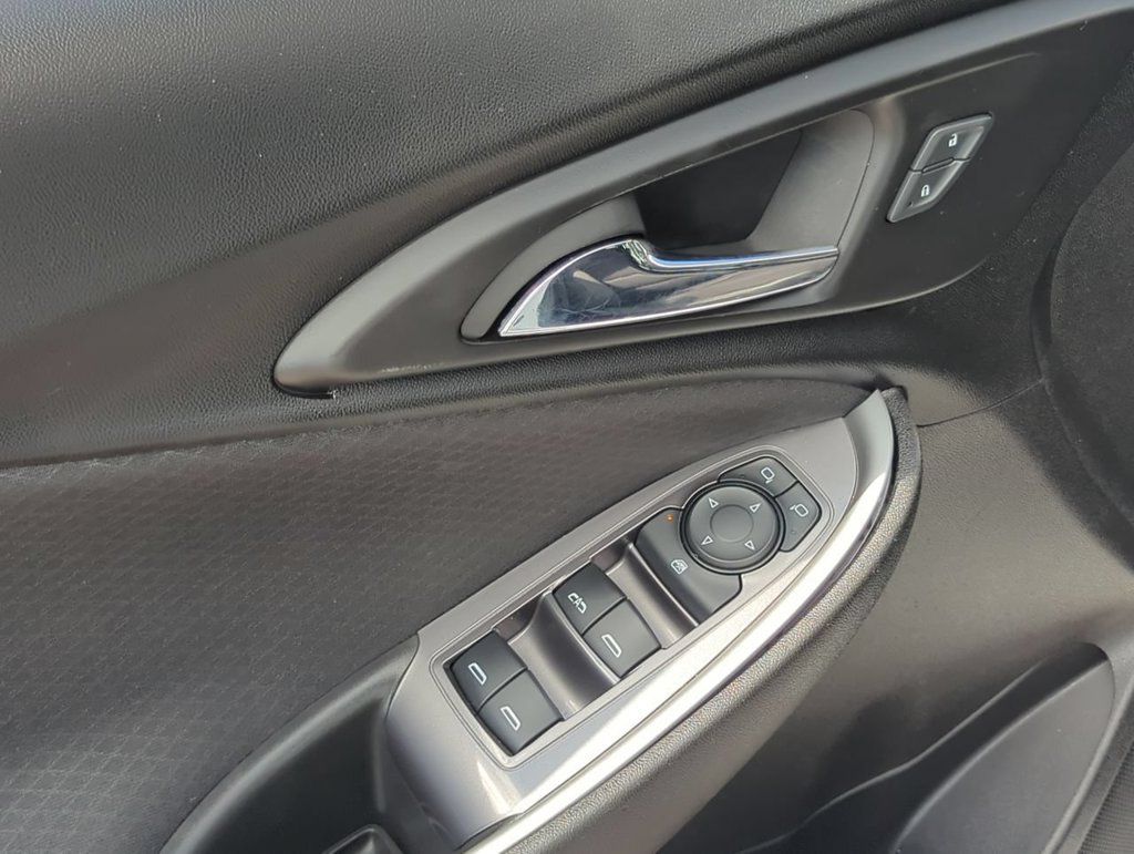 Used 2023 Chevrolet Malibu LT FWD image 22