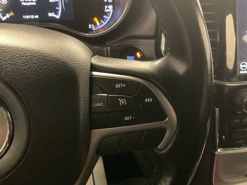 Used 2020 Jeep Grand Cherokee Altitude AWD/4WD image 24