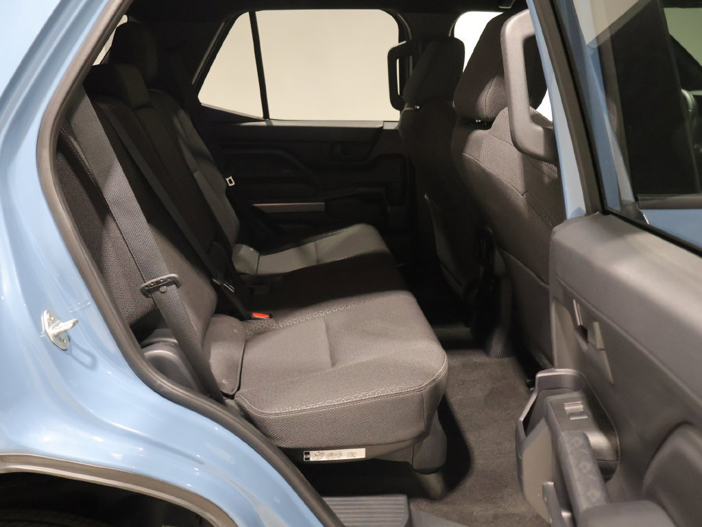 Used 2025 Toyota 4Runner SR5 AWD/4WD image 12