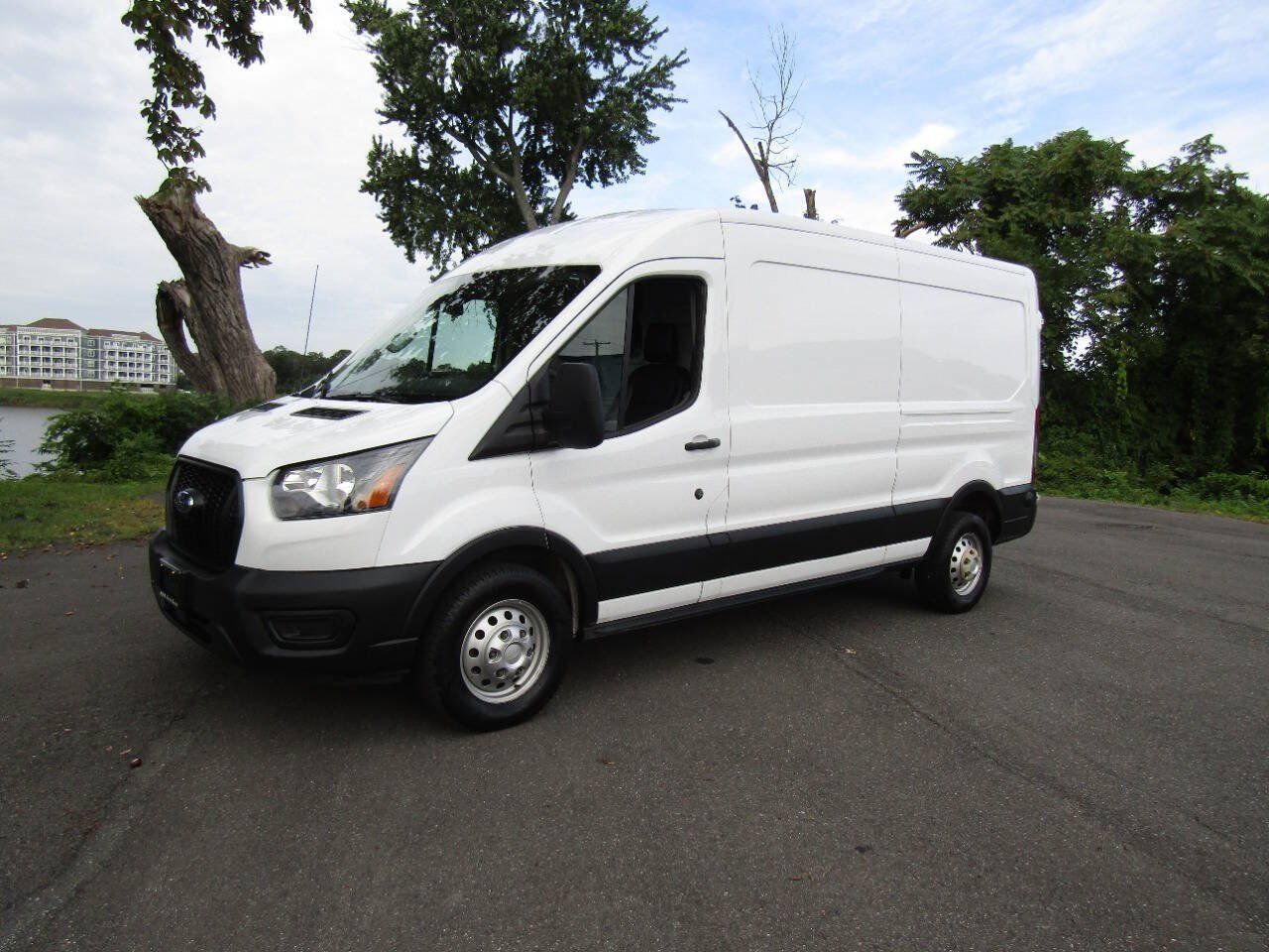 Used 2024 Ford Transit 250 148 Medium Roof Extended AWD image 32