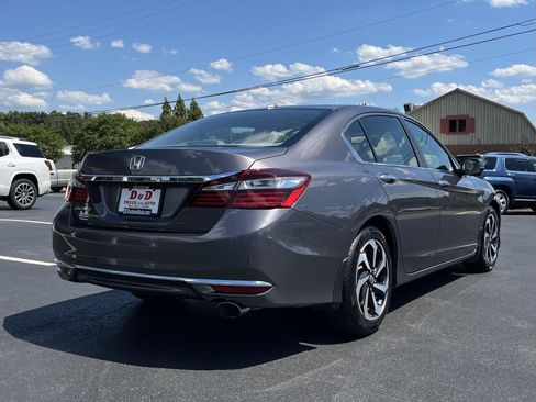 Used 2017 Honda Accord EX-L image 2