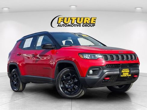 Used 2023 Jeep Compass Trailhawk image 1