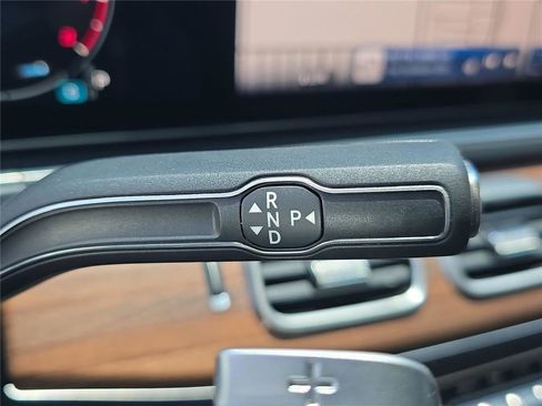 Used 2026 Mercedes-Benz GLS 450 4MATIC image 28