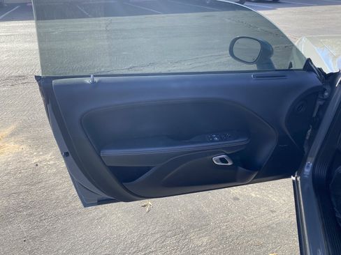 Used 2017 Dodge Challenger SRT w/ Technology Group image 7