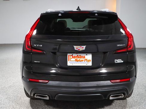 Used 2023 Cadillac XT4 Luxury w/ Cold Weather Package AWD/4WD image 8