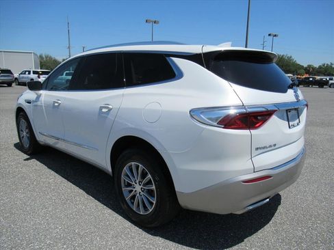 Used 2022 Buick Enclave Essence FWD image 5